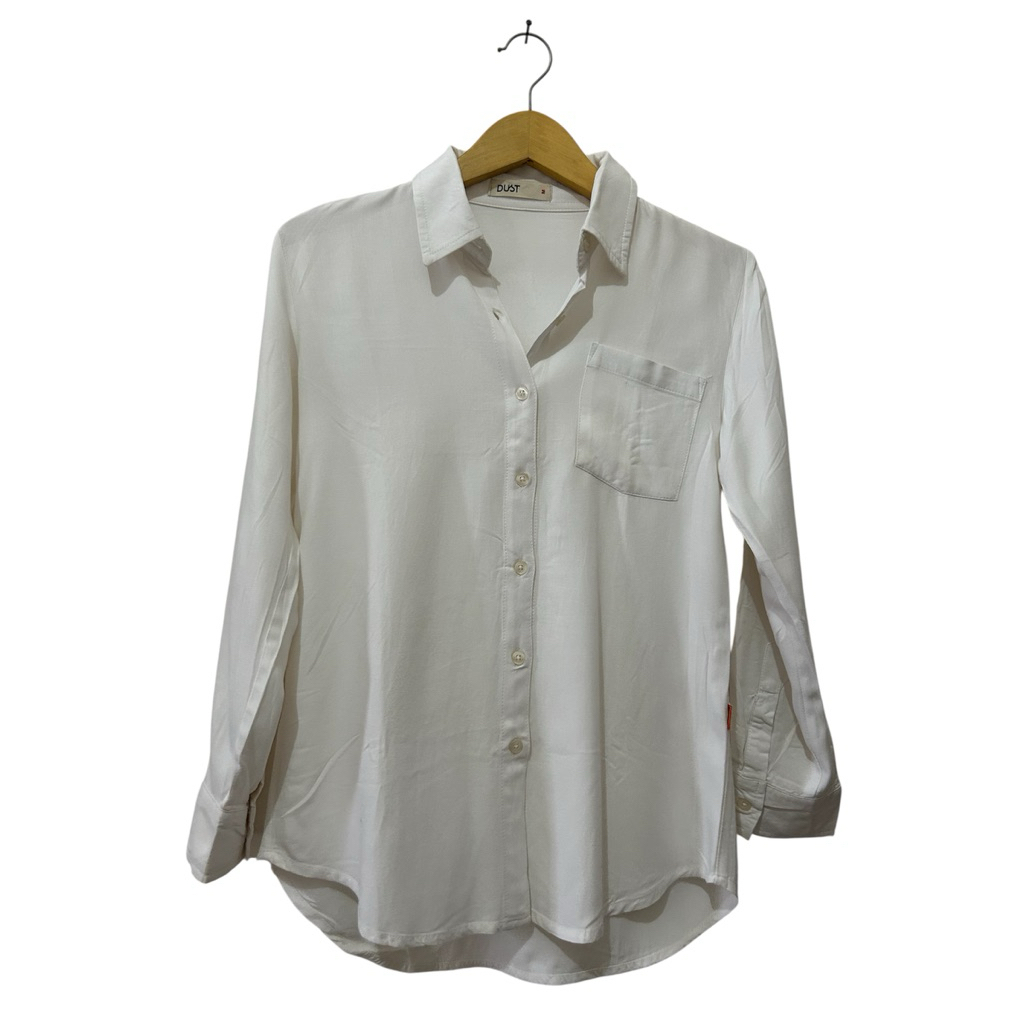 Kemeja Putih Dust