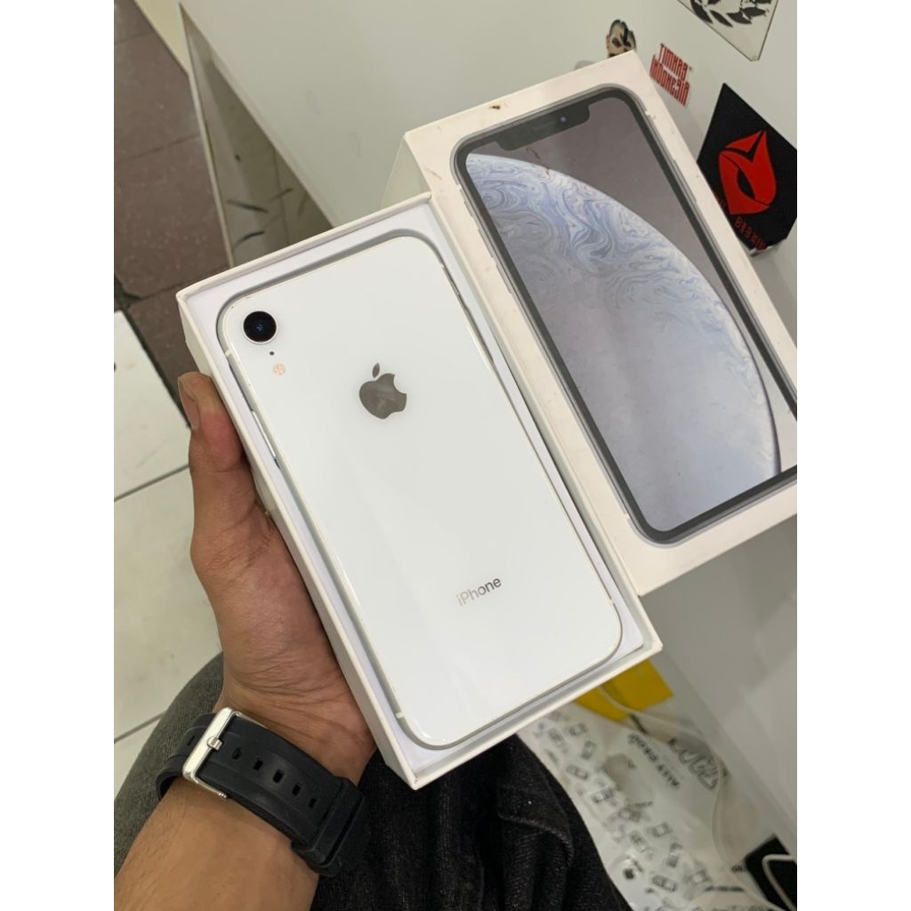 iPhone XR 64
