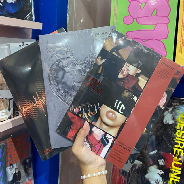 ALBUM TREASURE - LOVE PULSE