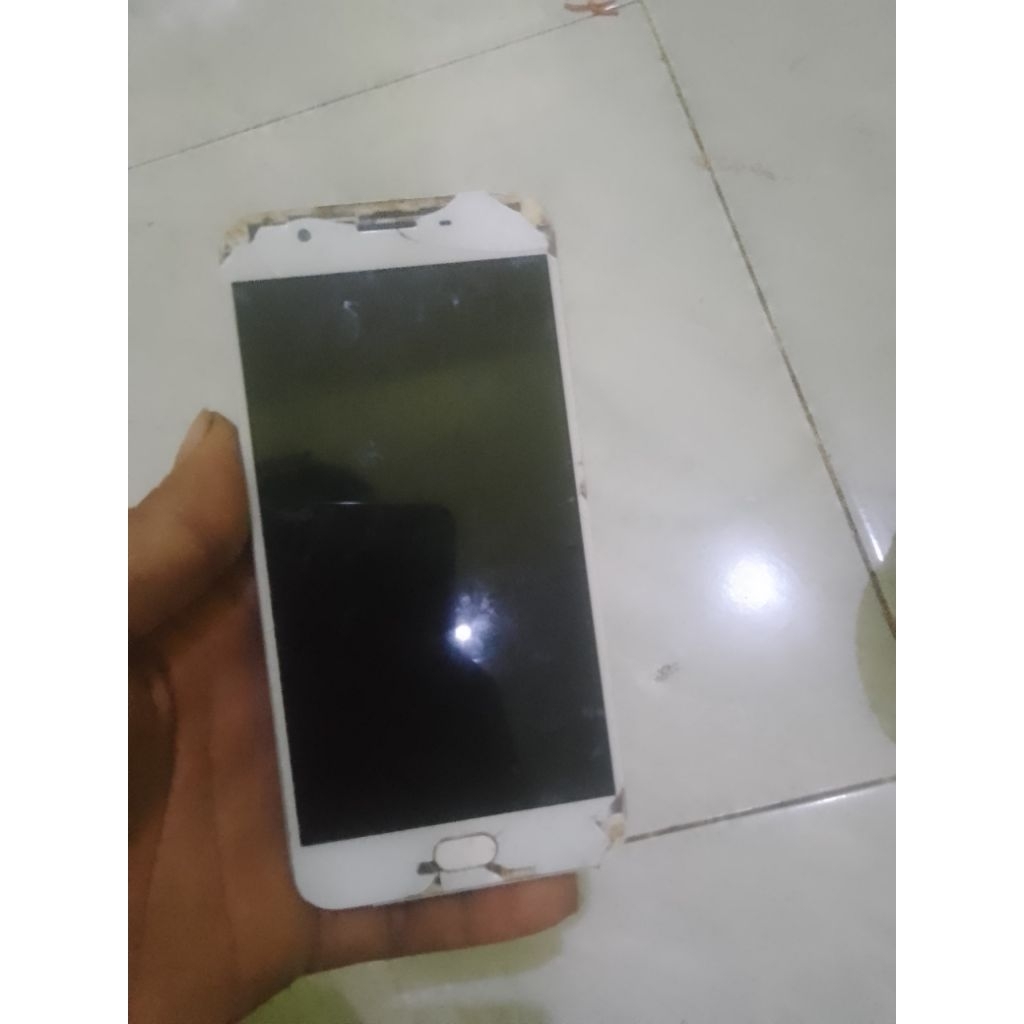 mesin hidup hp Oppo f1s 1 unit minus LCD tidak tahu RAM berapa dan tidak tahu ada pola apa enggak ju