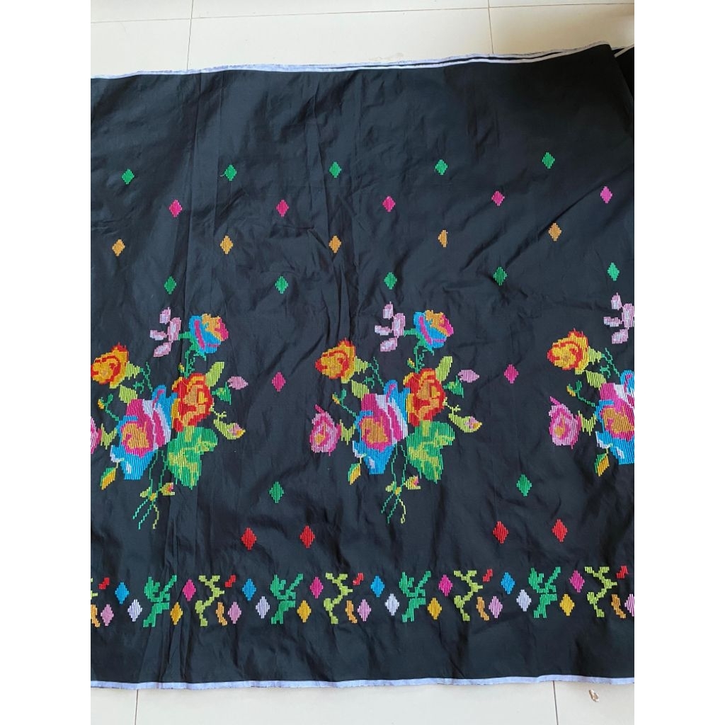 Kain Tenun Bordir Lagosi