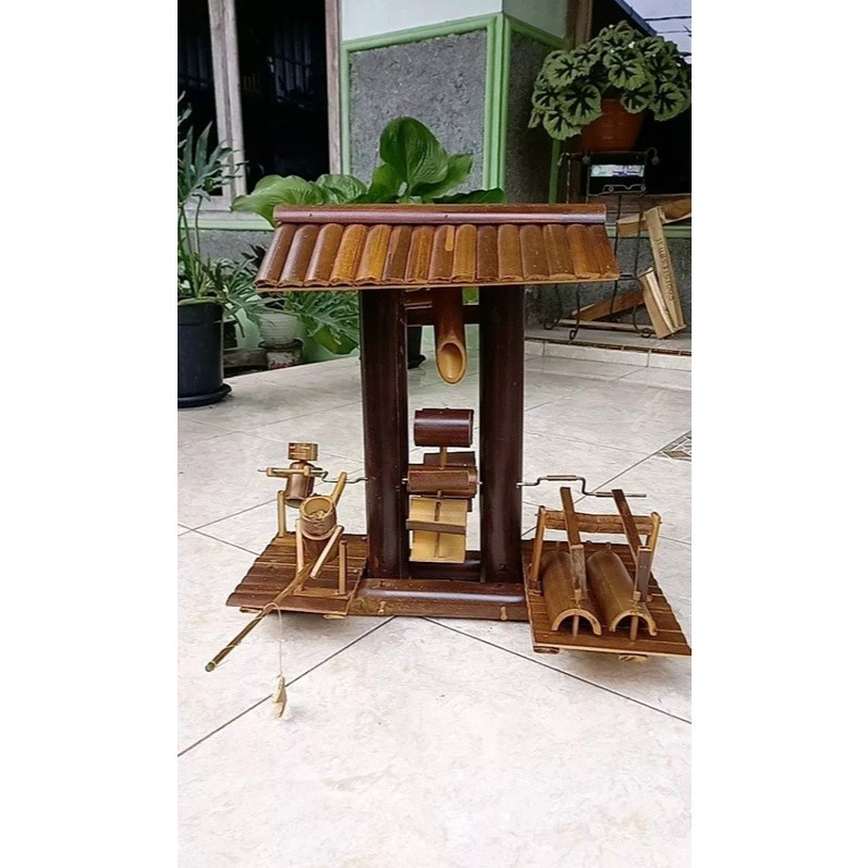 Mengkelung kincir air bambu hiasan kolam ikan koi hias restoran healing hiburan suara alam desa kera