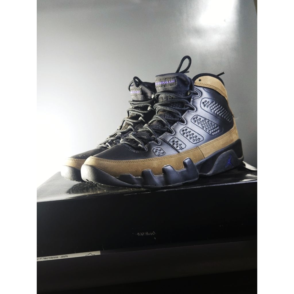 Nike Air Jordan Retro 9 (Back in Box)