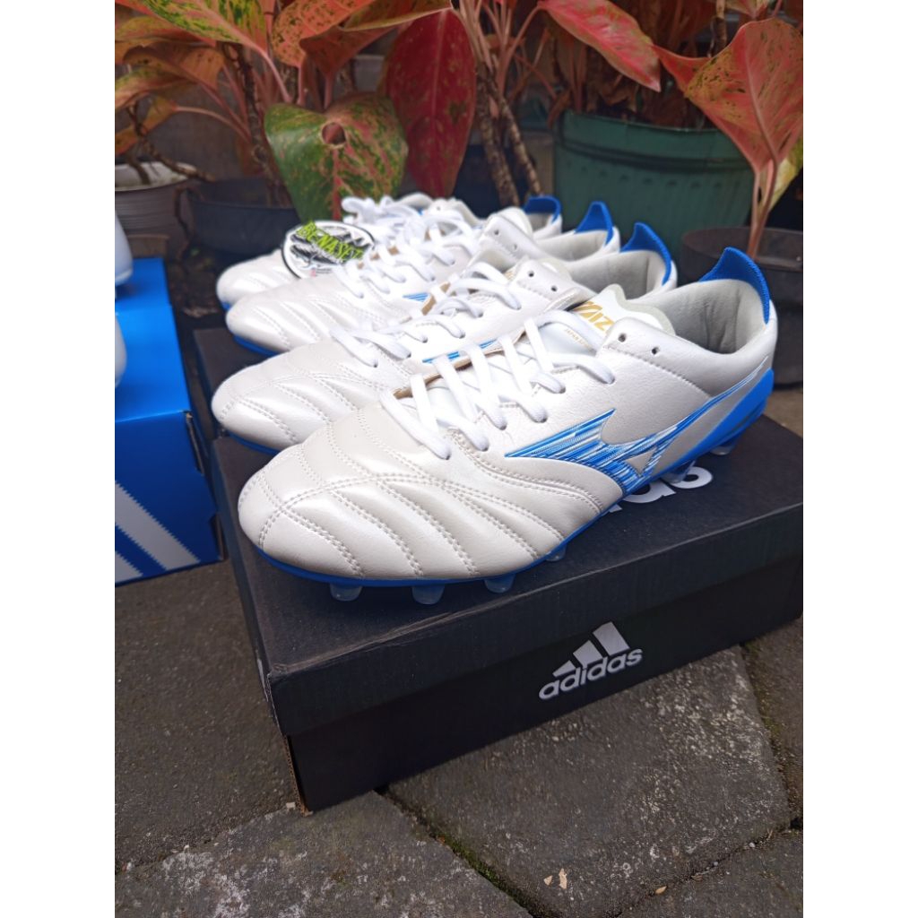 sepatu bola mizuno morelia neo