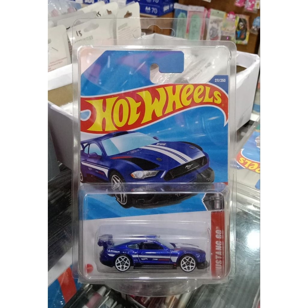 HOT WHEELS CUSTOM 18 FORD MUSTANG GT MUSTANG 60