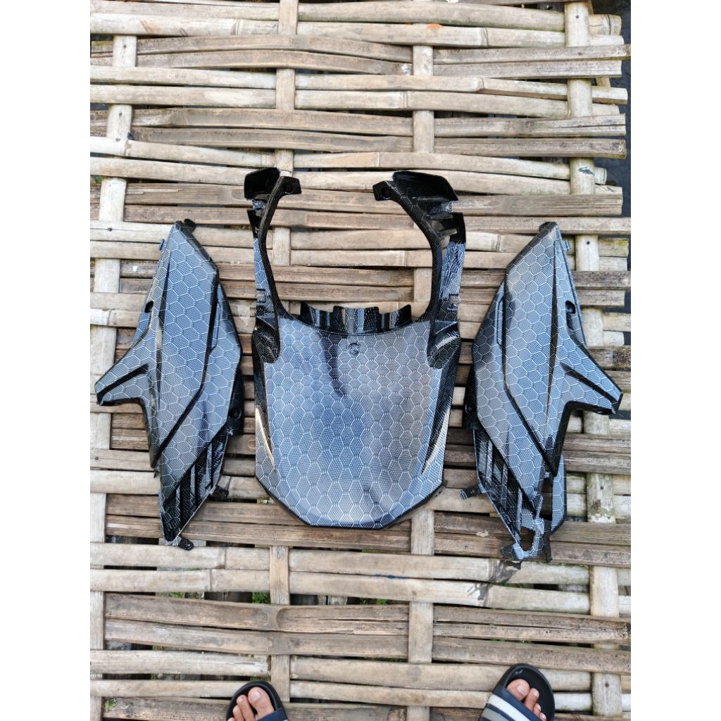 PAKET COVER BODY KIRI KANA DEK LUPUR VARIO TECHNO 110 KARBU FULL CARBON ISAGONAL