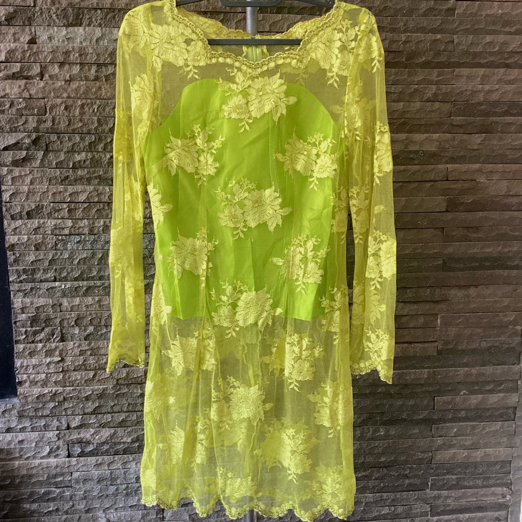 Preloved Kebaya Brokat Payet