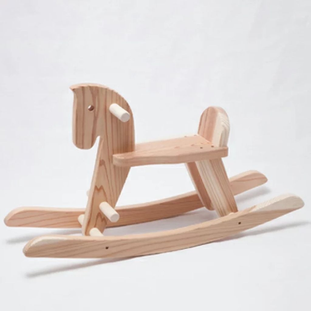 Mainan kuda goyang kayu solid