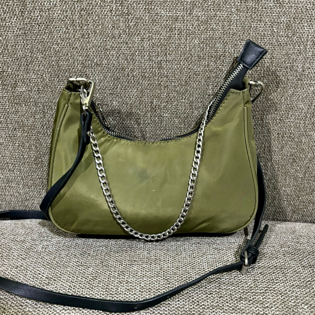 Tas Stradivarius Sling Bag Nylon Green Army with Chain