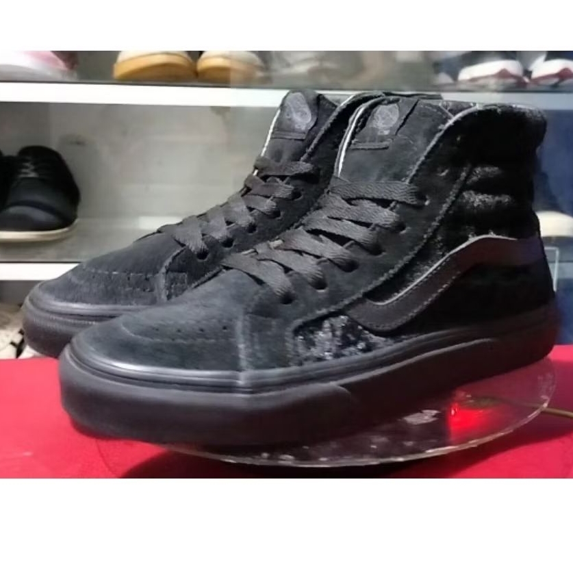 SEPATU SECOND  V A N S  FULL BLACK SIZE 36