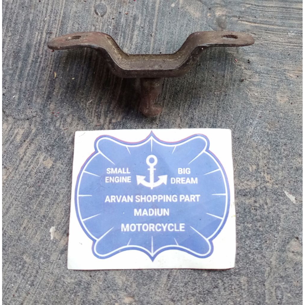 BREKET KUNCI JOK SUZUKI RC80 RC100 ORIGINAL