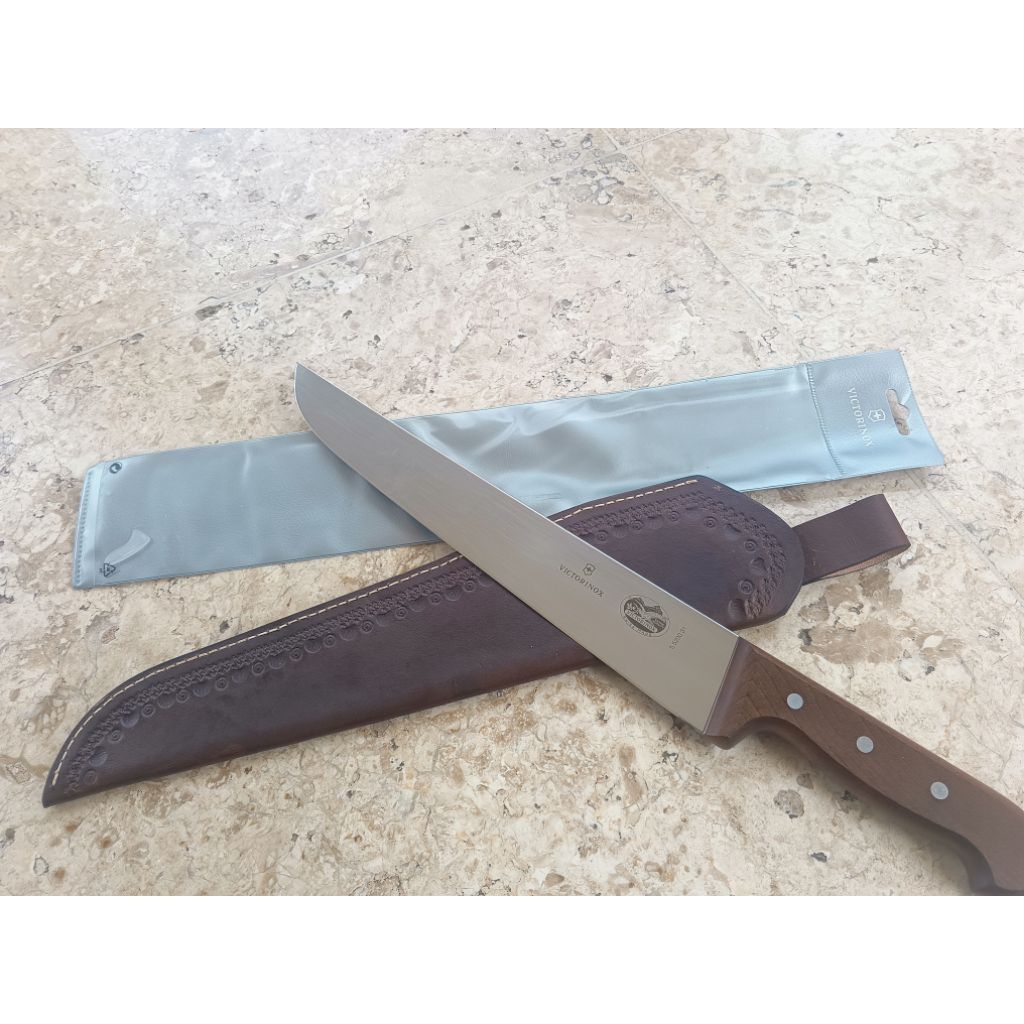 PISAU SEMBELIH VICTORINOX STRAIGHT ROSEWOOD 31CM + SARUNG KULIT
