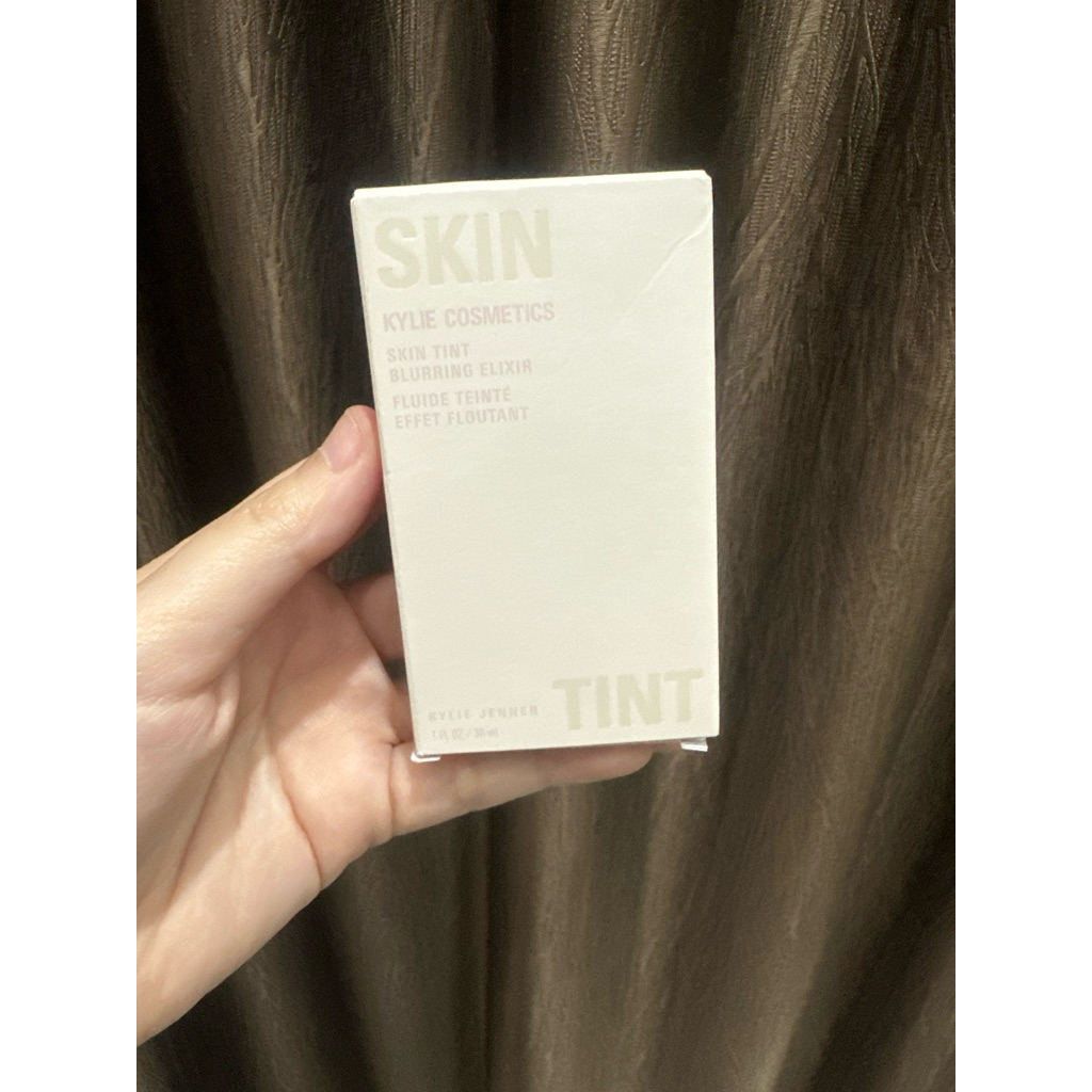 KYLIE JENNER COSMETICS SKIN TINT