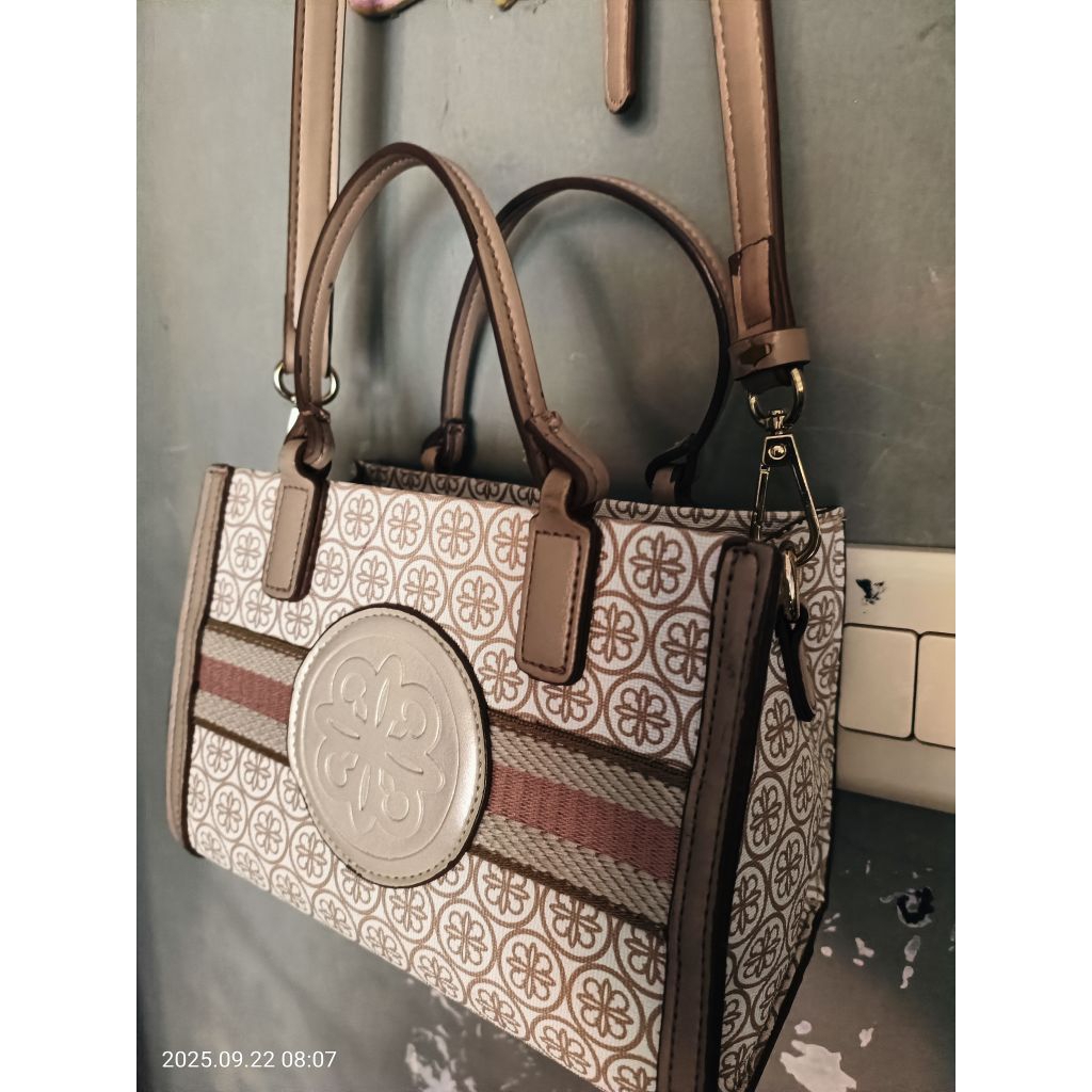 Preloved tas/tas wanita/clutch/pesta/tas tangan