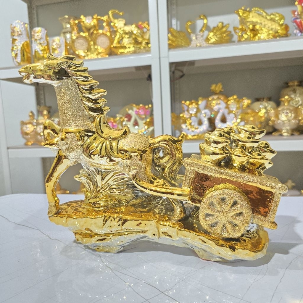 PAJANGAN KUDA KERETA KERAMIK GOLD MEWAH IMPORT / PAJANGAN KUDA KERAMIK / KERETA KUDA KERAMIK / DEKOR