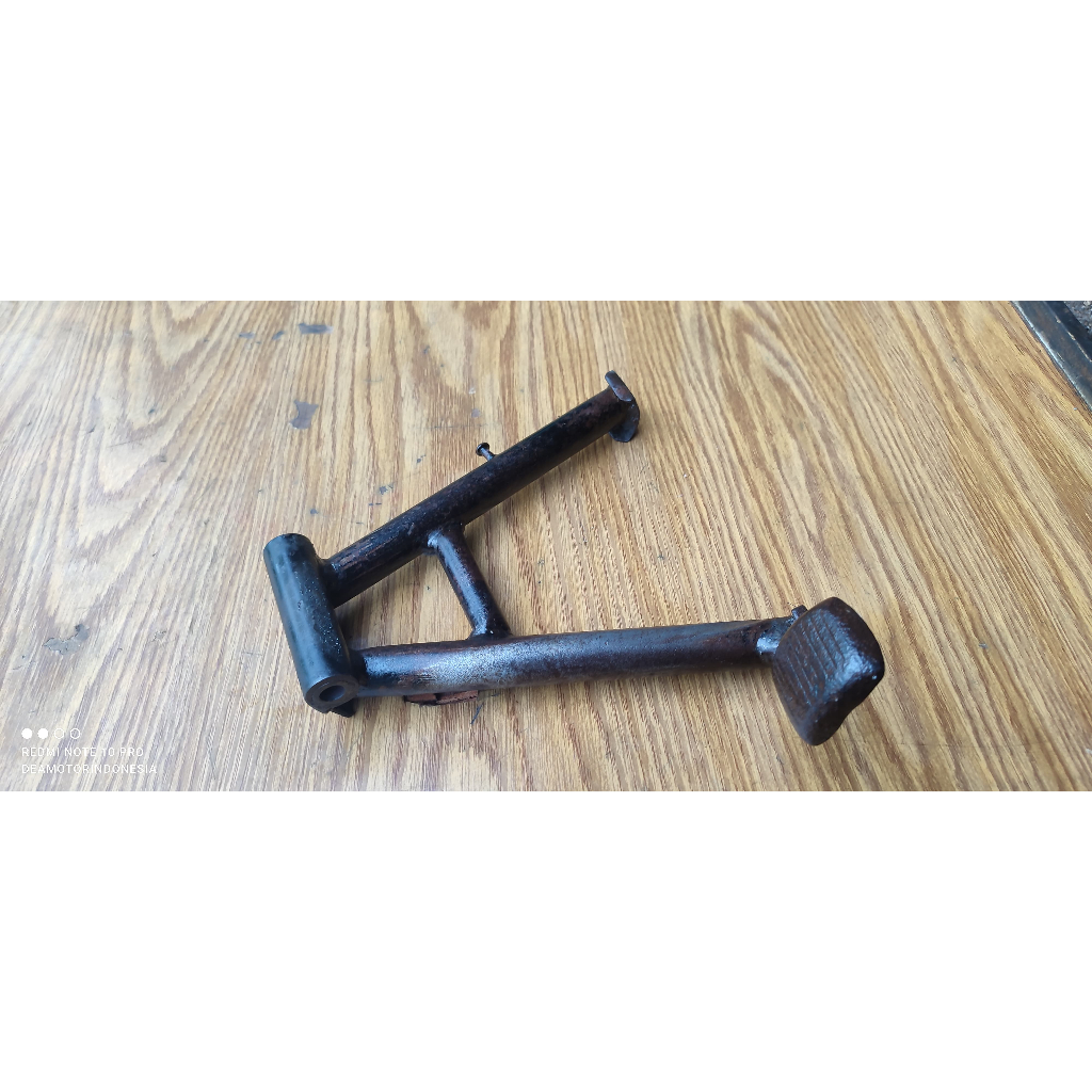 Standar Tengah Motor Suzuki RC80 RC100 rc 80 rc 100 Original