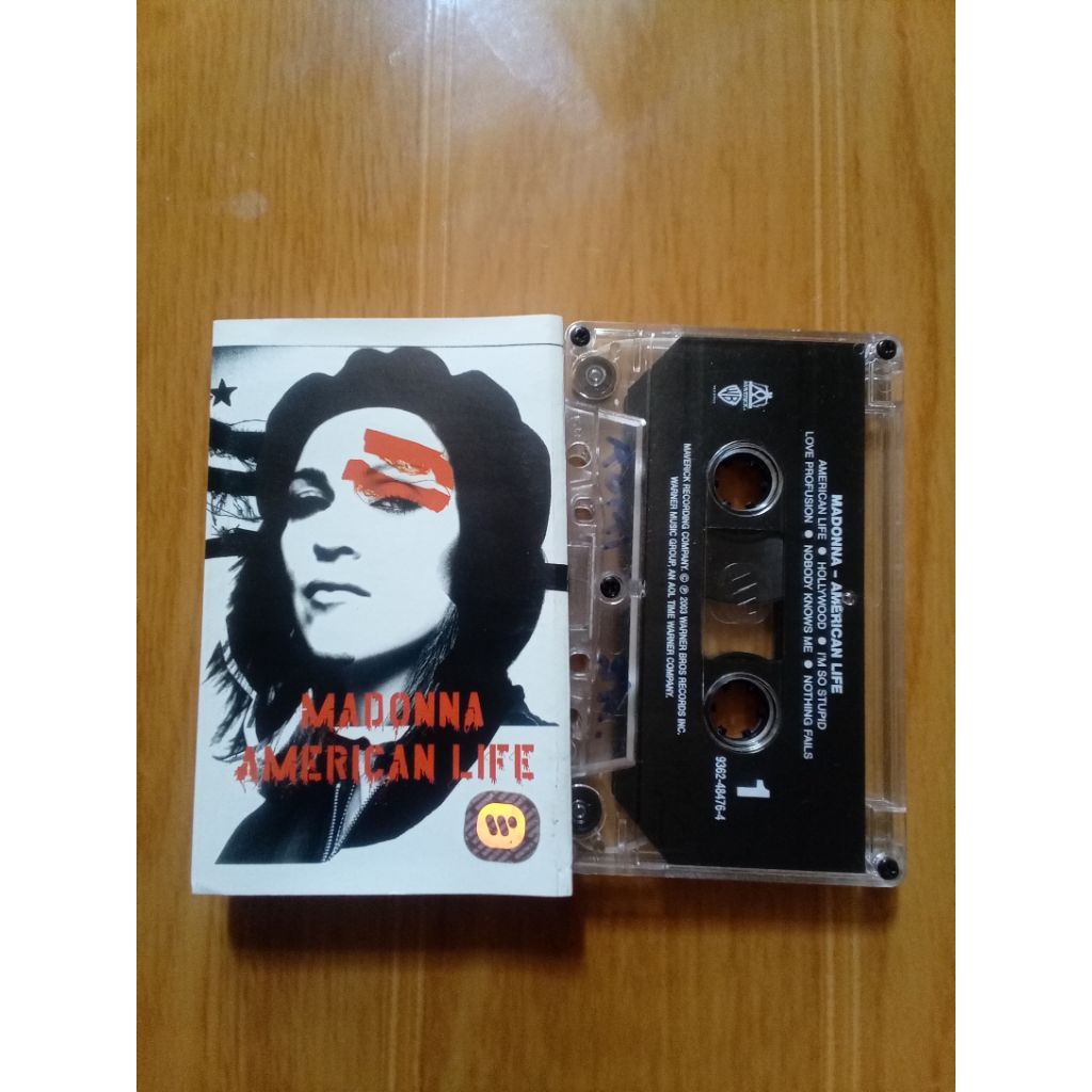 kaset pita madonna - american life