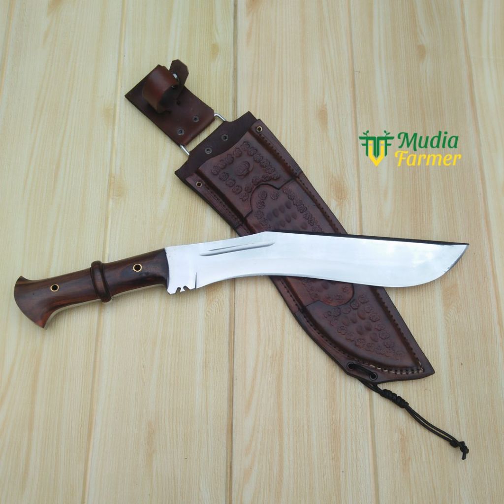 Pisau Kukri Penakluk Kayu Bandel
