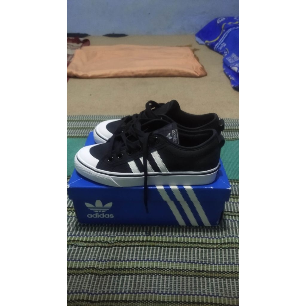 adidas nizza 39 1/3  second