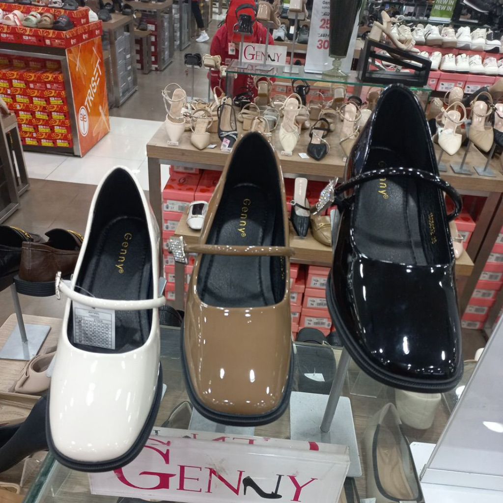 SEPATU DOCMART WANITA MERK GENNY