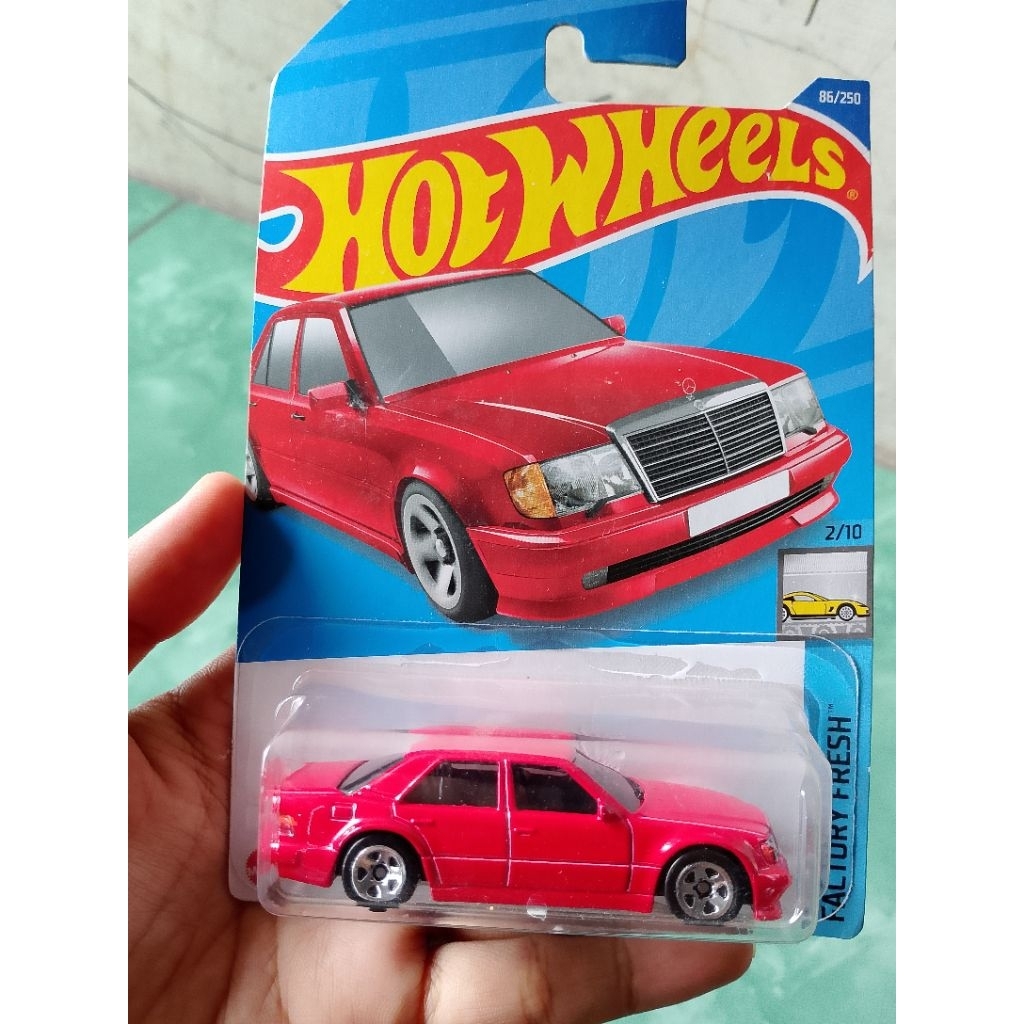 hot wheels Mercedes Benz 500 E
