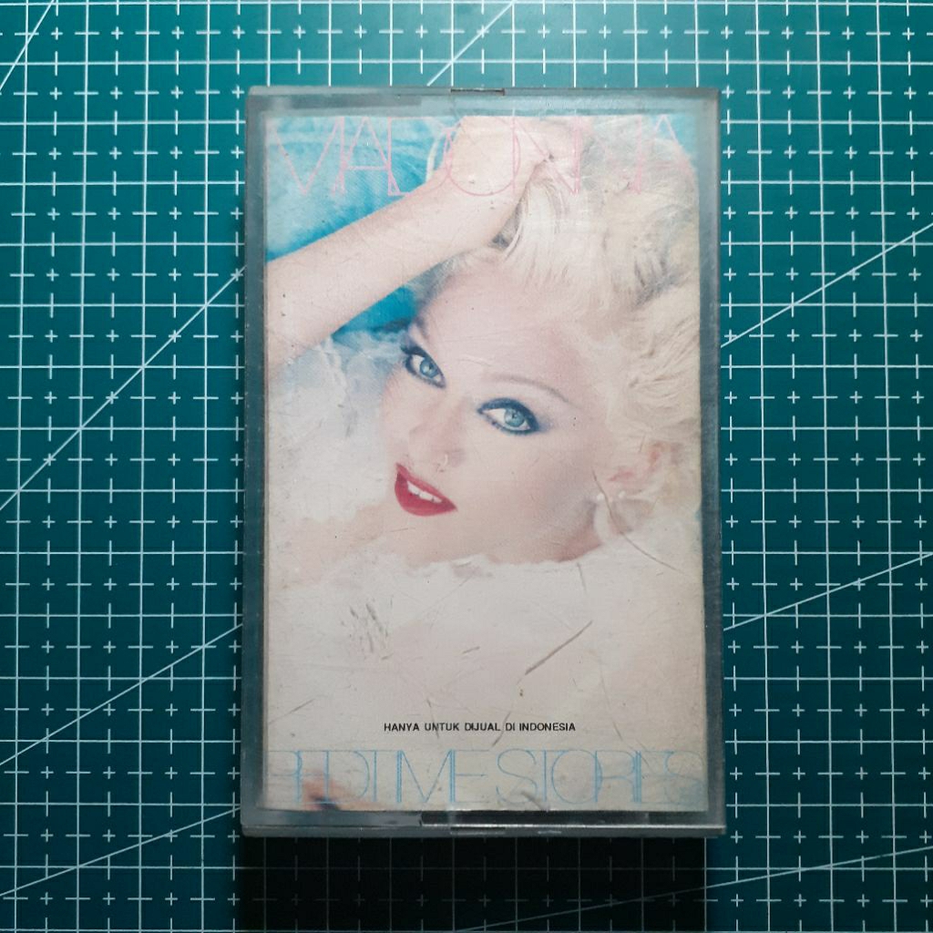 Kaset Madonna - Bed Time Stories