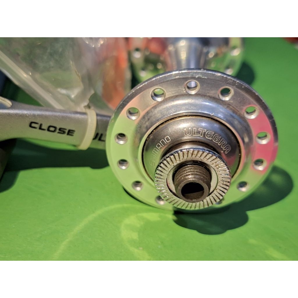 Hub depan Shimano Ultegra HB 6500