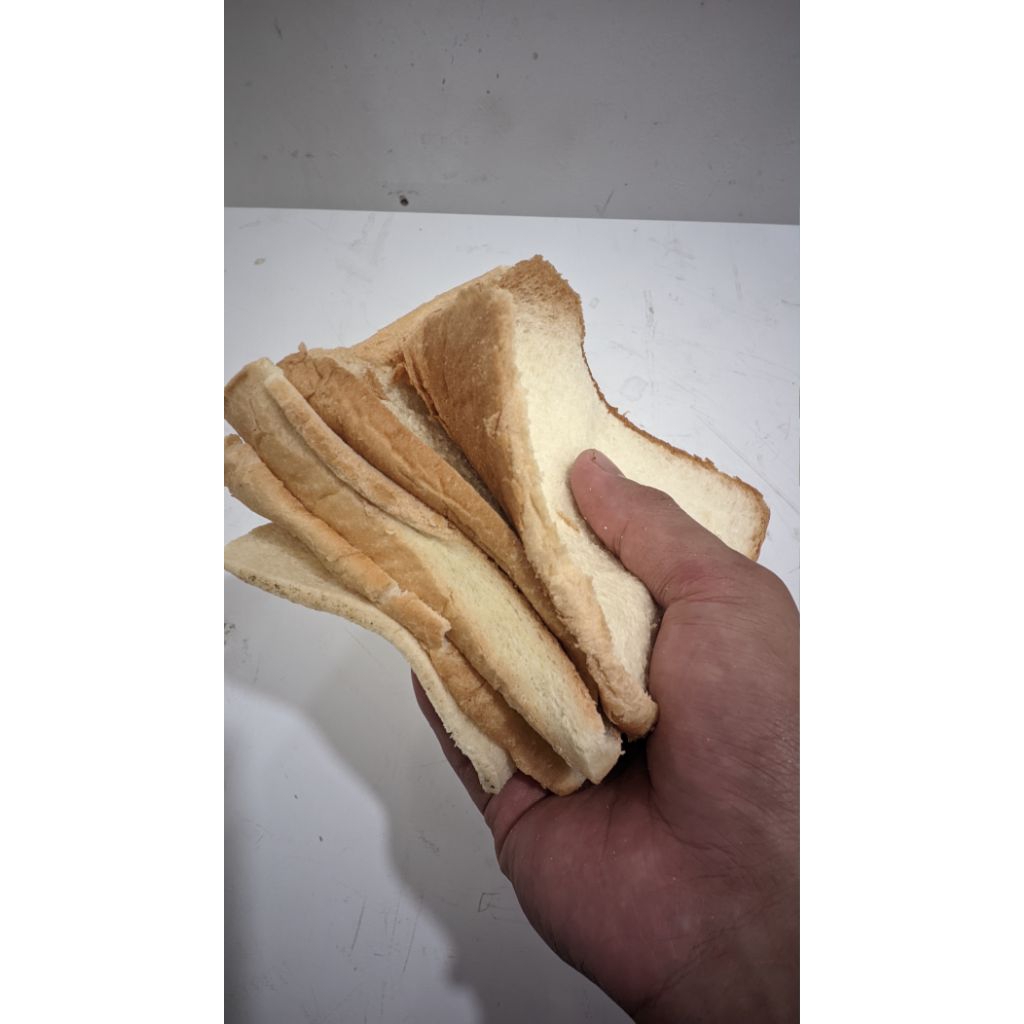 ROTI TRIMMING ±1KG, KULIT ROTI TAWAR, FRESH FROM OVEN, LEMBUT