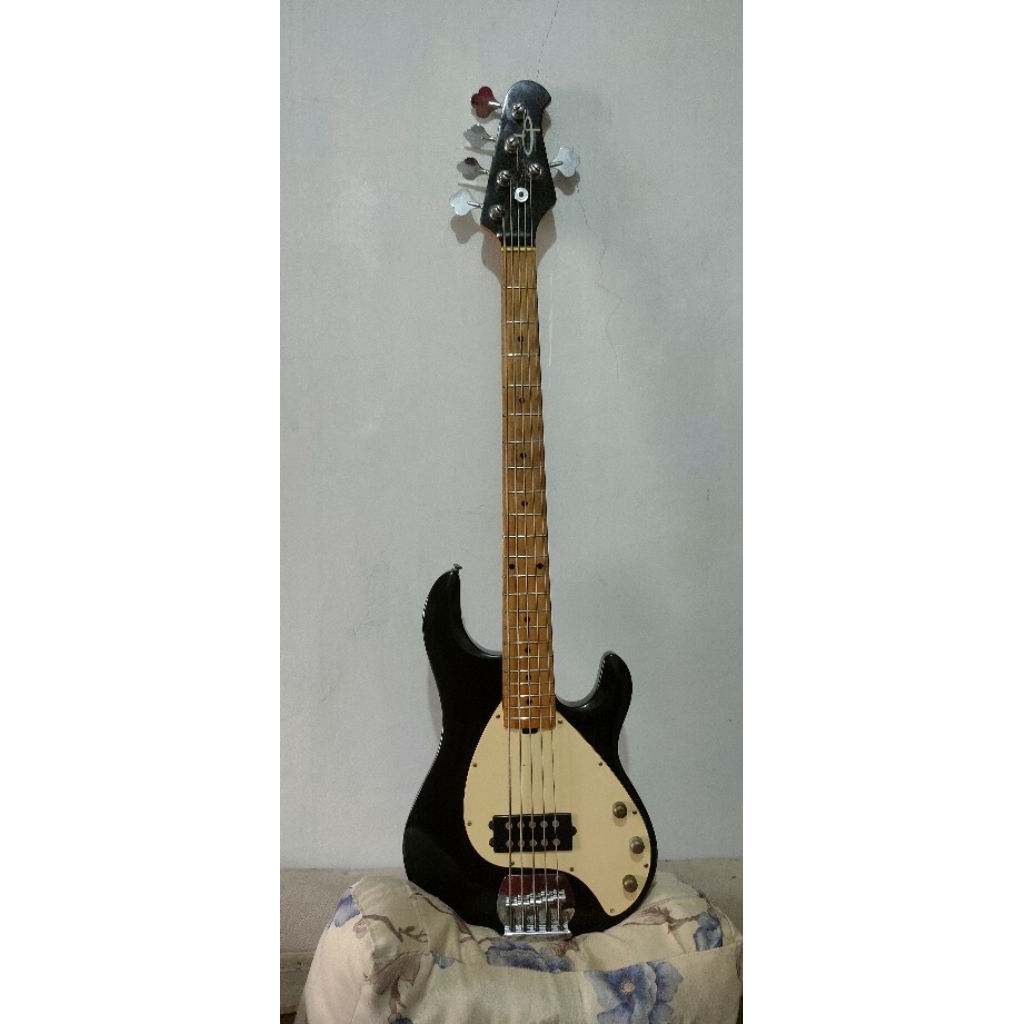 OLP Musicman 5 string Bass