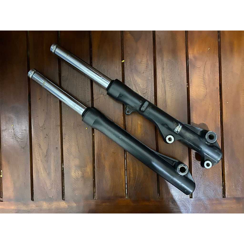 Original Shock Breaker Depan Honda Beat Karbu 2012