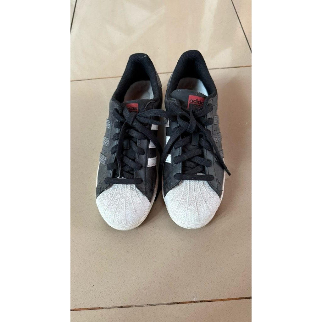Preloved Adidas Original Superstar shoes wanita