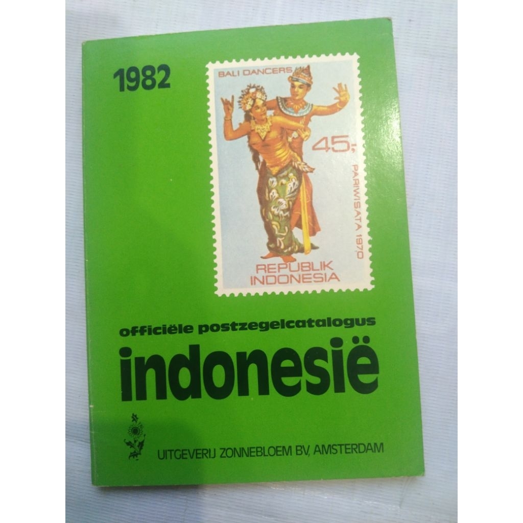 Buku Sejarah Album STAMP FILATELI bahasa Belanda 1982 OFFICIELE POSTZEGEL CATALOGUS INDONESIE