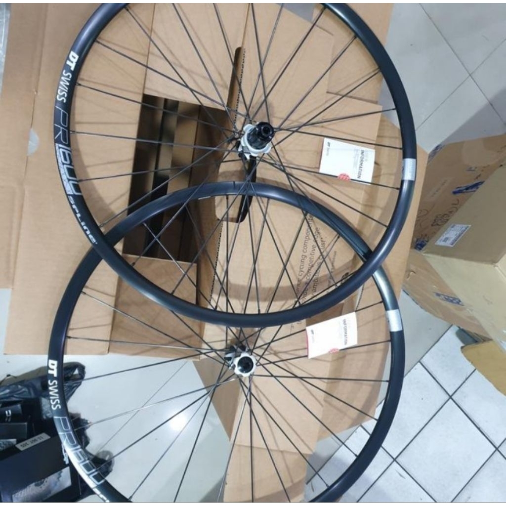 Wheelset balap DT Swiss spline PR1600