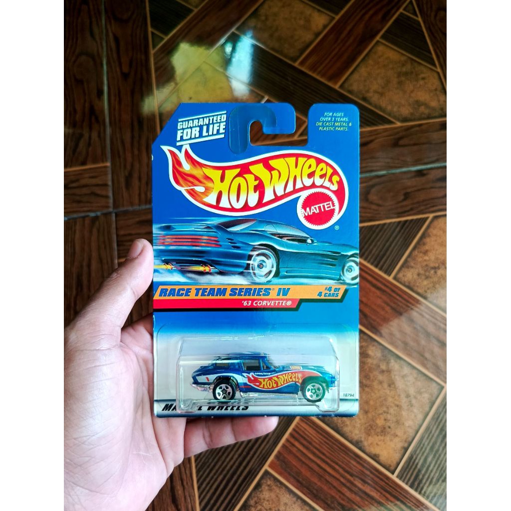 Hotwheels 63 Corvette Race team series
