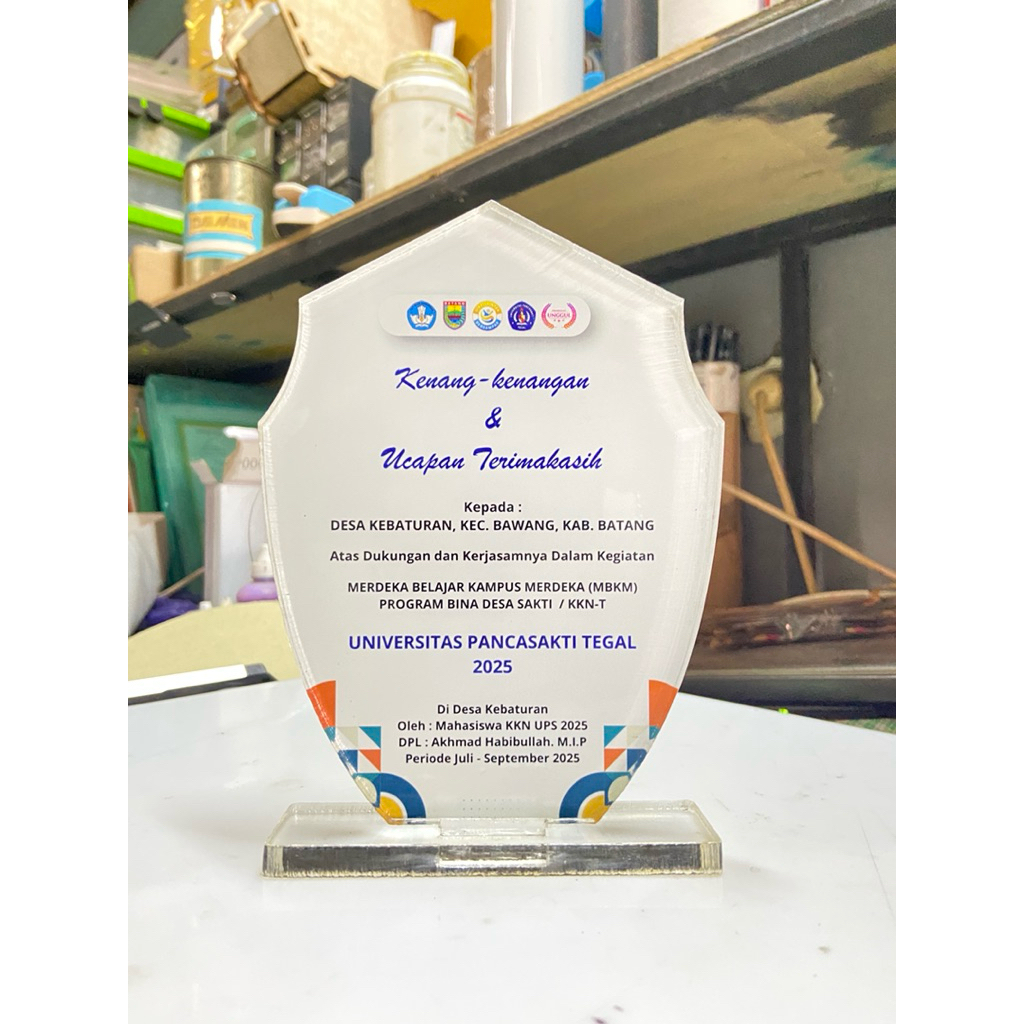 Plakat Akrilik | plakat wisuda | plakat penghargaan | plakat custom