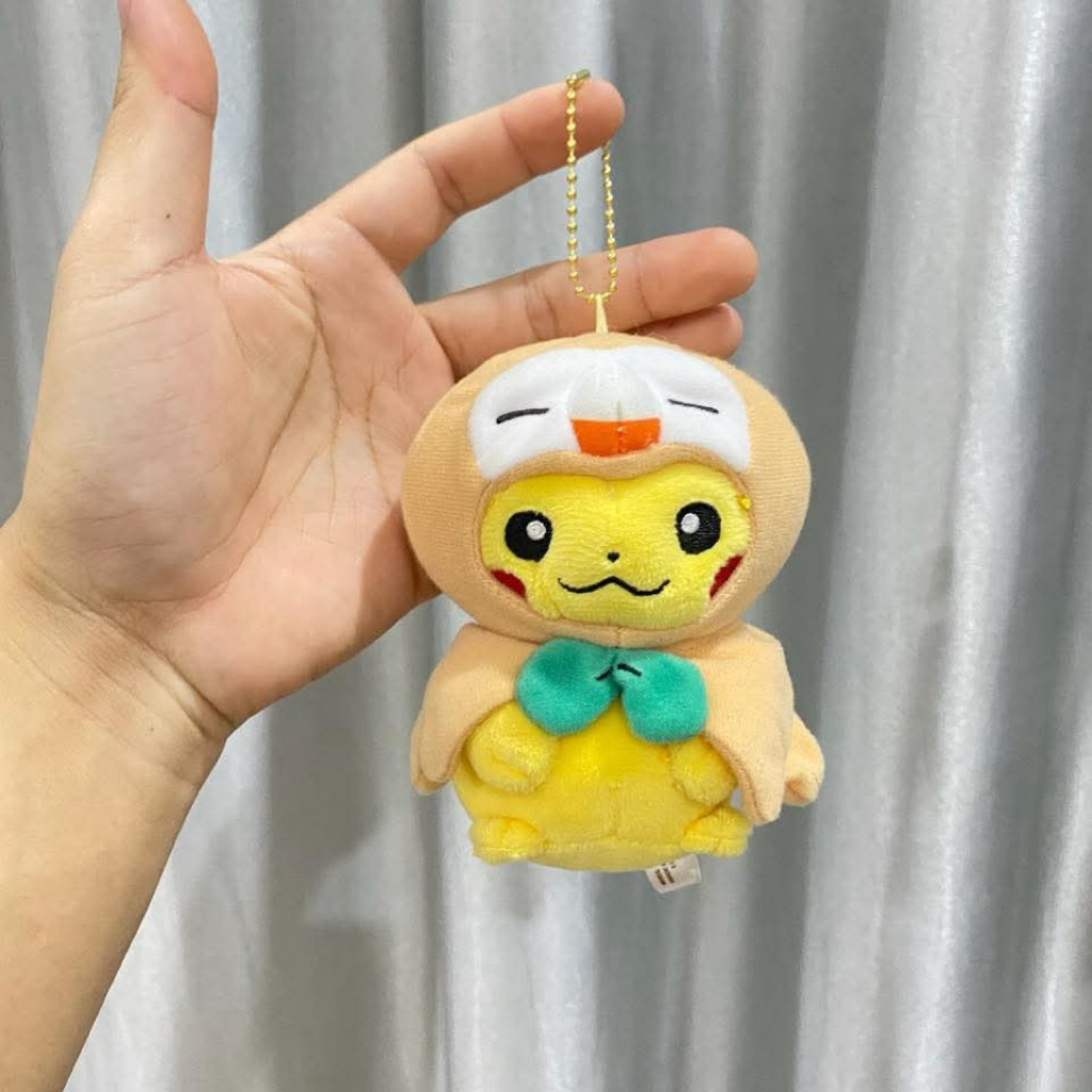 Pokemon Ganci Pikachu Poncho Rowlet Pokemon Center 2017