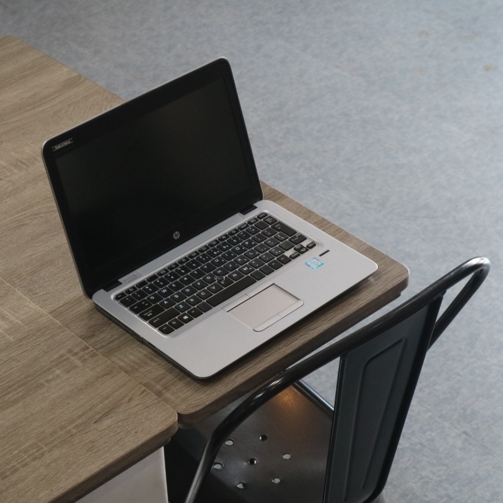 HP Elitebook 820G3 Core i5 8GB SSD 256GB Gen6 12inch HD