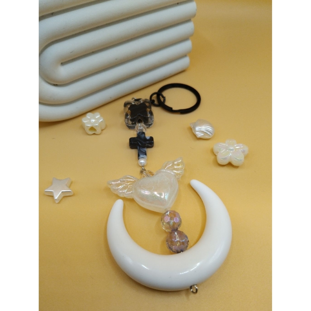 Gantungan Kunci Sayap Bulan