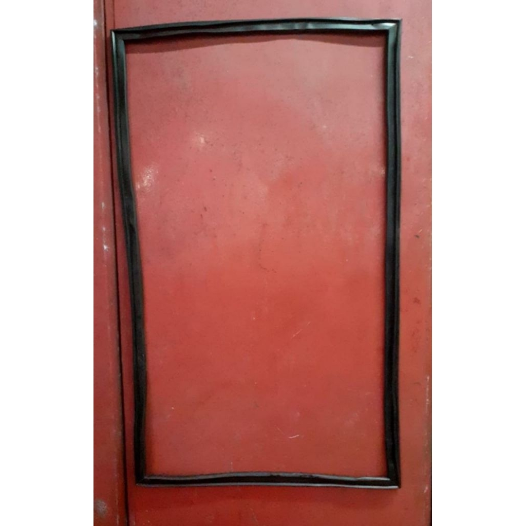 Karet Gasket Pintu Show Case Modena VM 1385 Knock Down Hitam 140 x 60 cm Termasuk Magnet