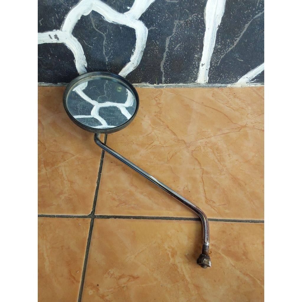 Spion kaca spion yamaha V 75 v80 Ori (bagian kiri)