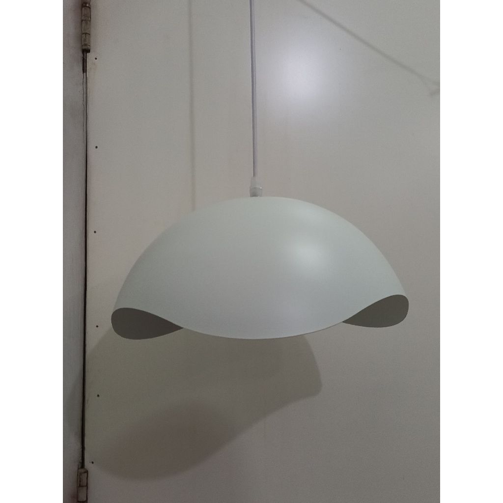 LAMPU GANTUNG KAFE/RM/TERAS M-132 [MODEL KAP PUTIH]