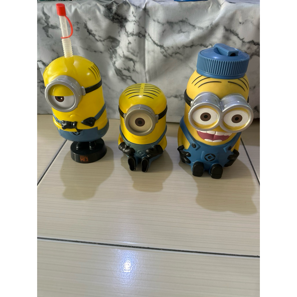 Preloved botol minum minions