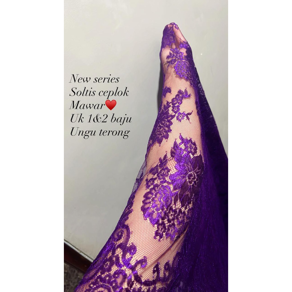 kain soltis ungu terong , motif ceplok glosy