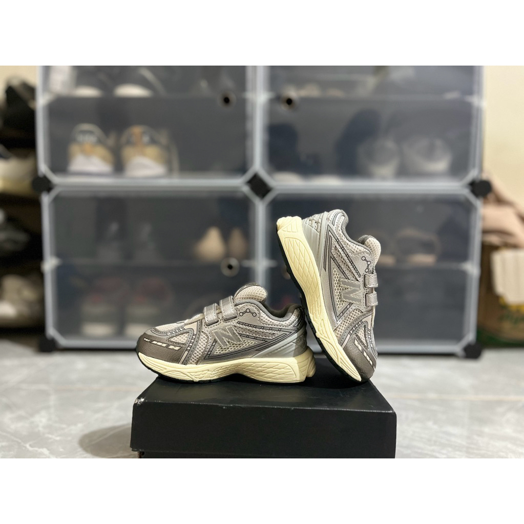 Sepatu Anak Preloved/Second Kids NB 1906R Size 26