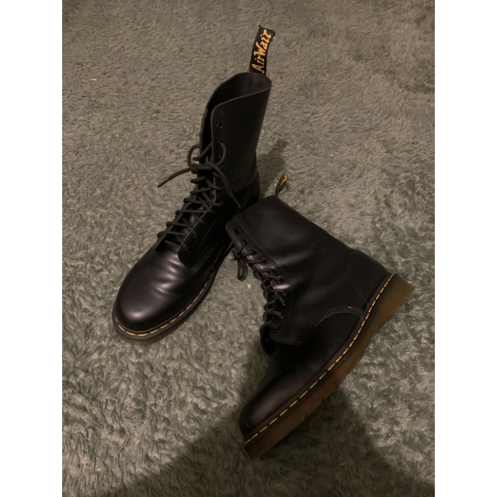 Dr Martens 1490 Black Smooth