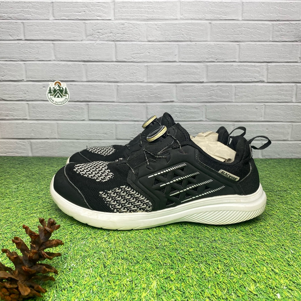 sepatu outdoor hiking gunung Blackyak Wizby Mid BOA 41