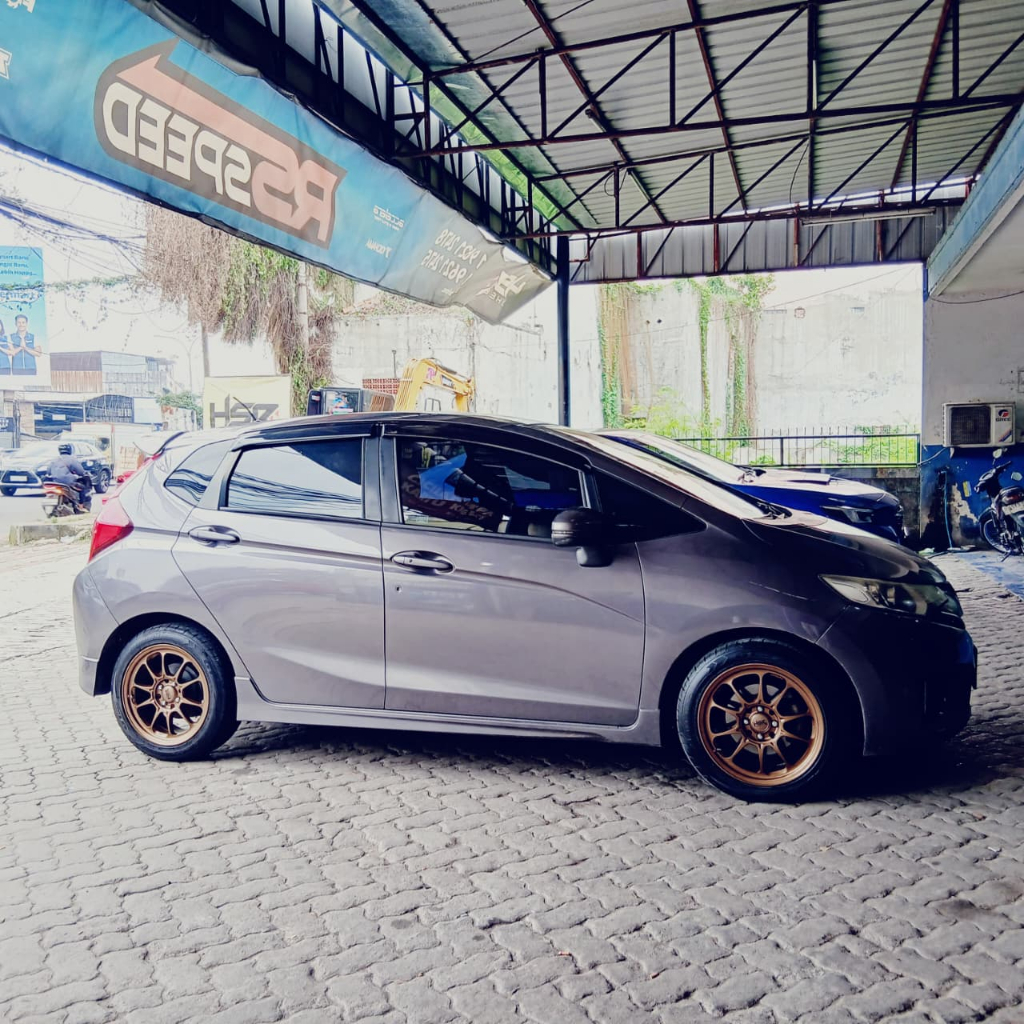 paket ganteng velg hsr dl ring 16 plus ban accelera 195 50 r16 untuk mobil jazz brio agya ayla sigra
