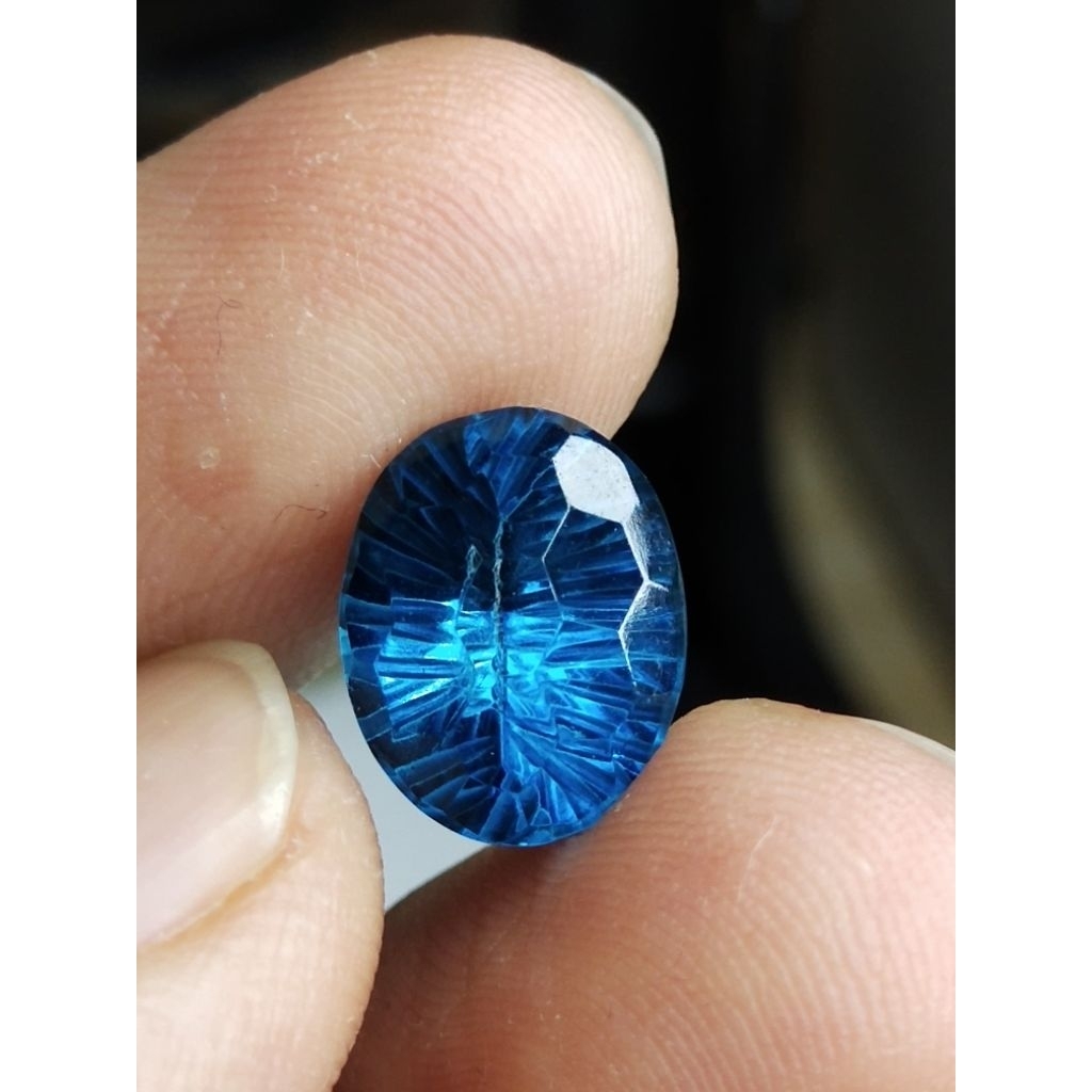 Natural London Blue Topaz 12 x 9.5 x 7.5 mm 5.65 Ct Biru Super Oval Checkerboard Cutting Code 1990