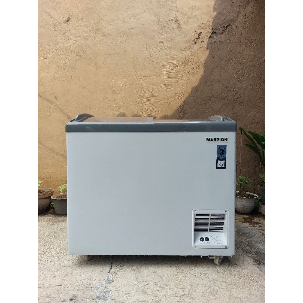 (DIJUAL CEPAT) Freezer Maspion UFH-200 C Second Mulus Garansi Aktif Kapasitas 200 Liter Daya 114 Wat
