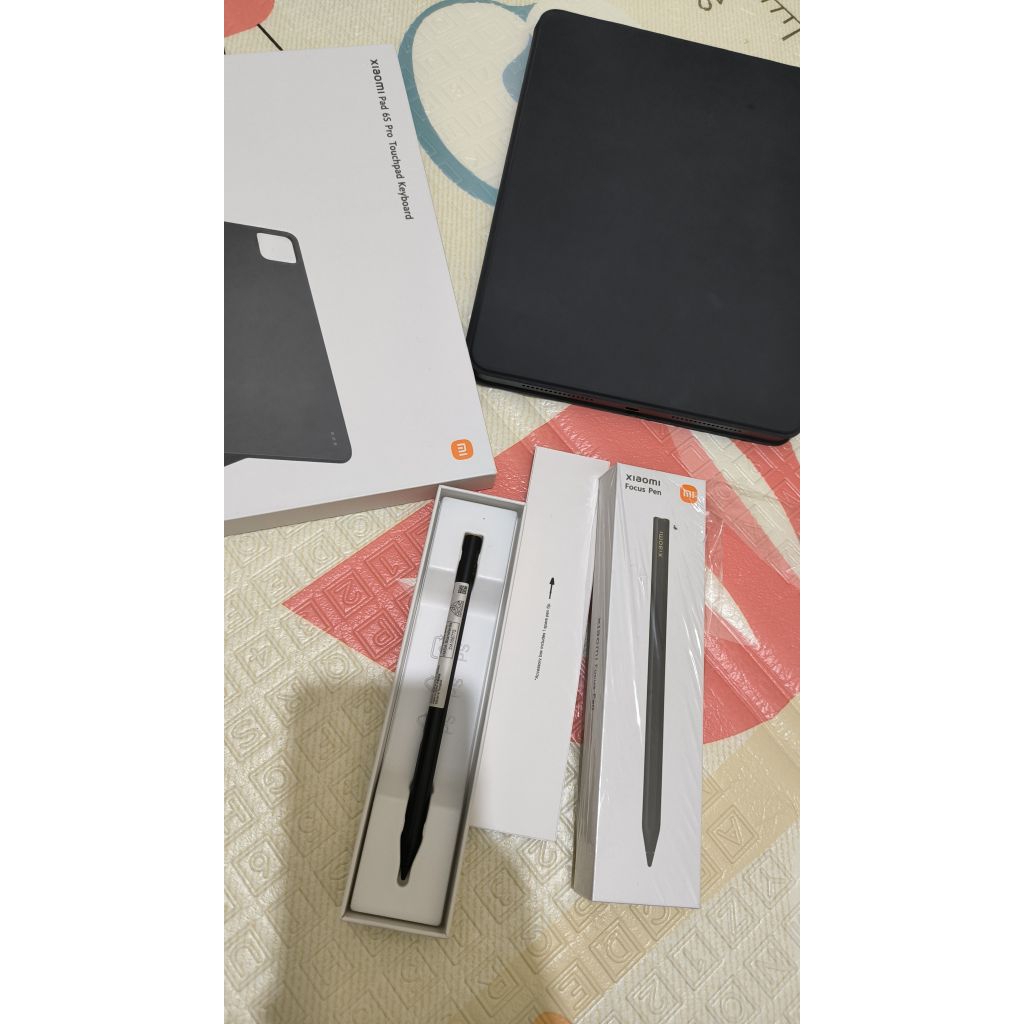 Xiaomi Pad 6s Pro TouchPad Keyboard dan Xiaomi focus pen